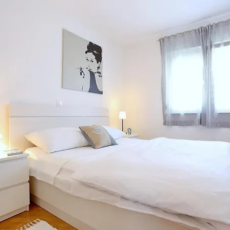 Bluebell With Private Parking Apartment Zadar