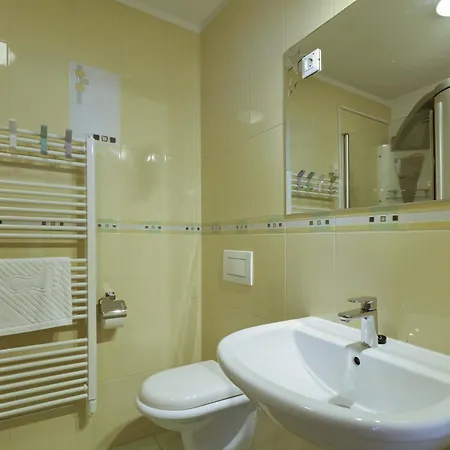 Bluebell With Private Parking Apartment *