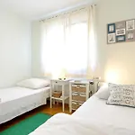 Bluebell With Private Parking Apartment *